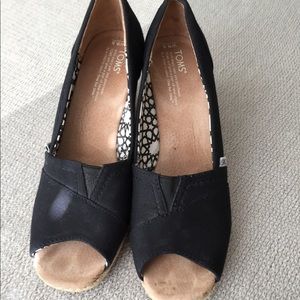 TOMS canvas heels